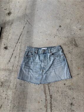 🧚🏻‍♂️ Zata Light Wash Denim Mini Skirt